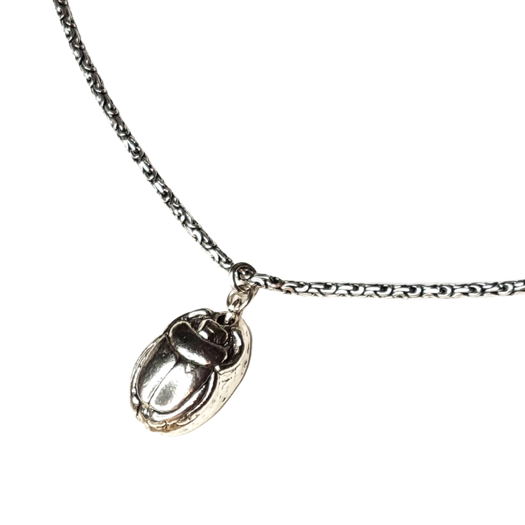 collier scarabée plaqué argenté
