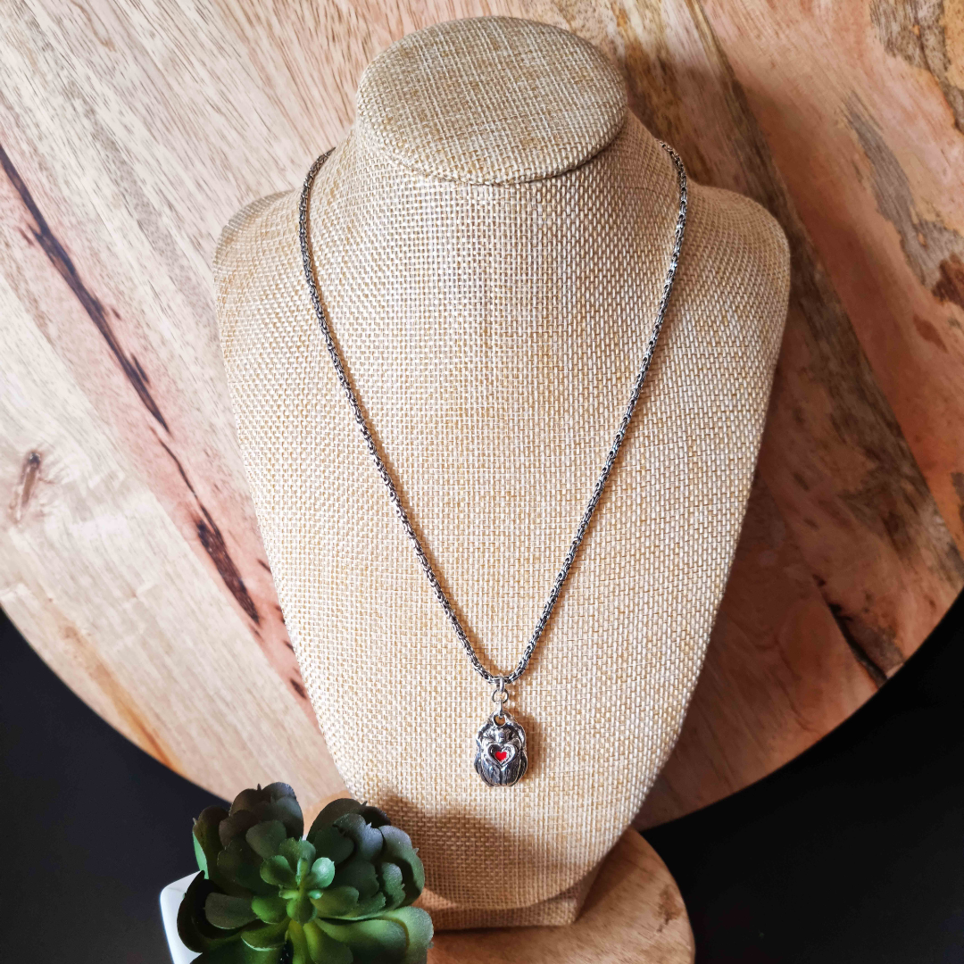 collier scarabée cœur rouge plaqué argent